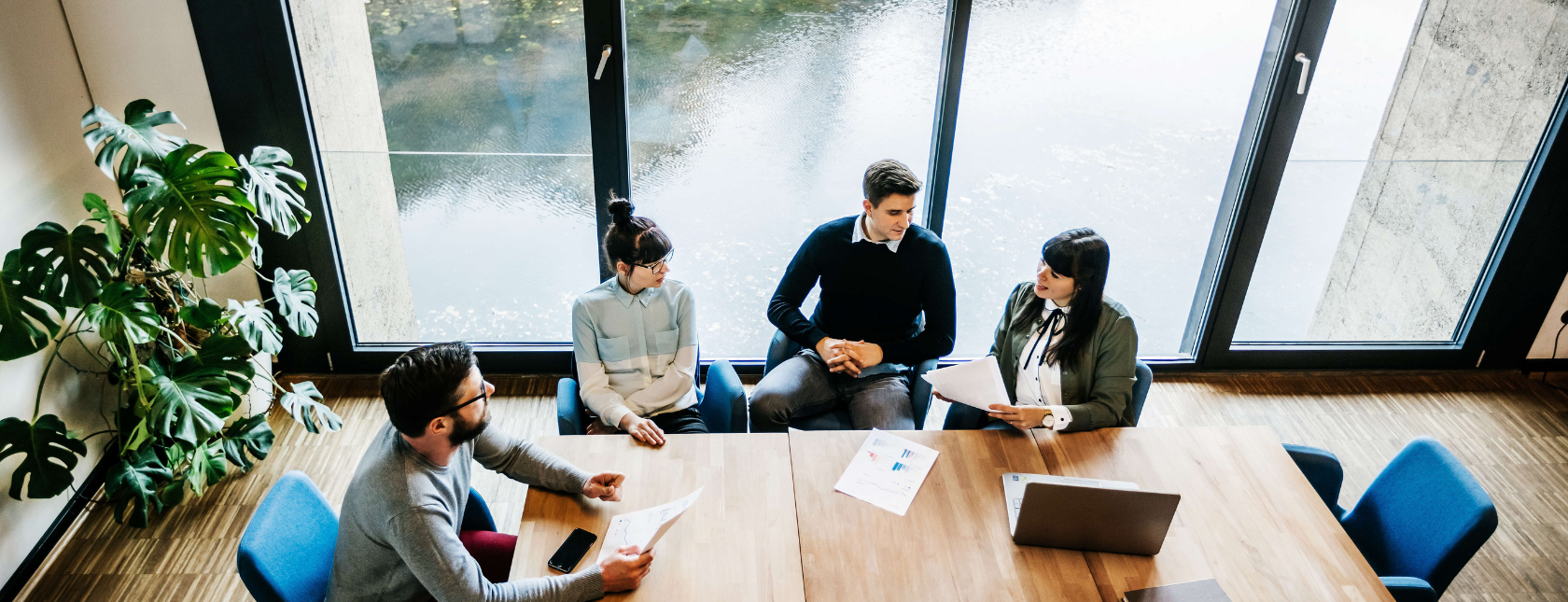 møte i moderne kontor