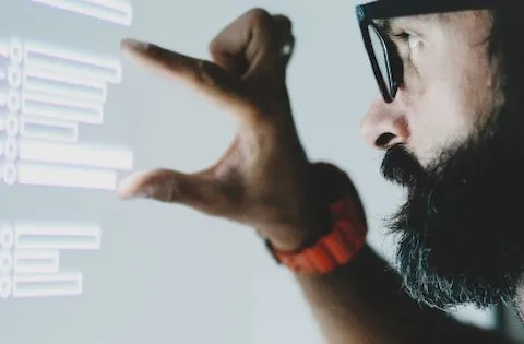 Hvordan tilnærmer selskaper seg kunstig intelligens?