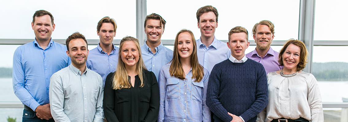 DNV GL sommerprosjekt 2016 - gruppebilde med deltakere og representanter fra DNV GL